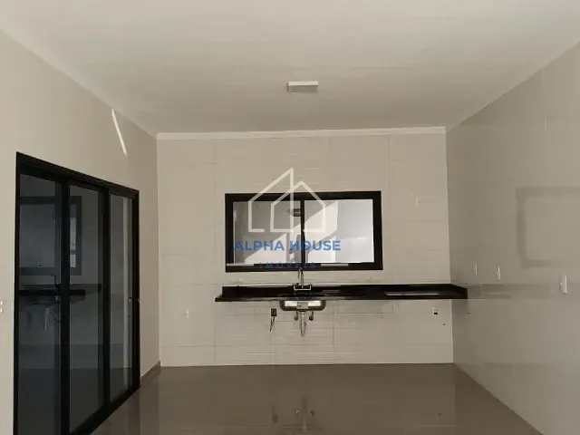 Casa com 204m² 3 quartos e 2 banheiros, à venda, no bairro Santa Clara em Pindamonhangaba