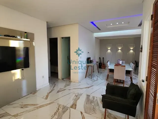 Casa com 400m² 3 quartos e 2 banheiros, à venda, no bairro Santa Tereza em Belo Horizonte