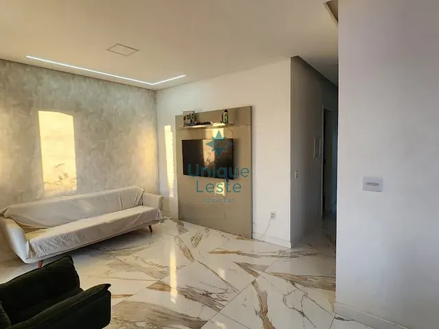 Casa com 400m² 3 quartos e 2 banheiros, à venda, no bairro Santa Tereza em Belo Horizonte