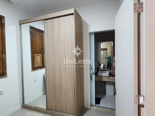 Casa com 400m² 3 quartos e 2 banheiros, à venda, no bairro Santa Tereza em Belo Horizonte