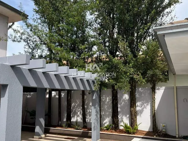 Casa 4 quartos e 4 banheiros, para alugar, no bairro Loteamento Portal do Sol II em Goiânia