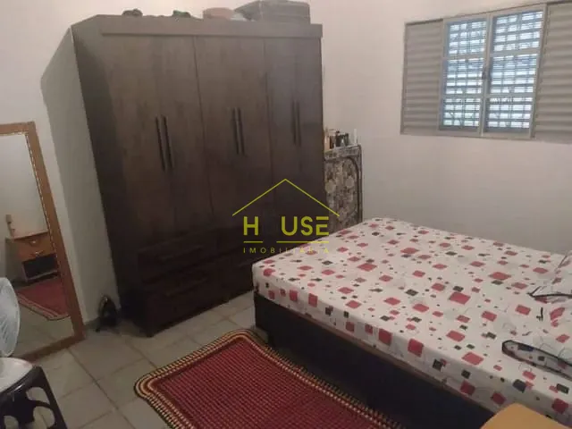 Casa com 324m² 2 quartos e 1 banheiro, à venda, no bairro Jardim Bom Clima em Votuporanga