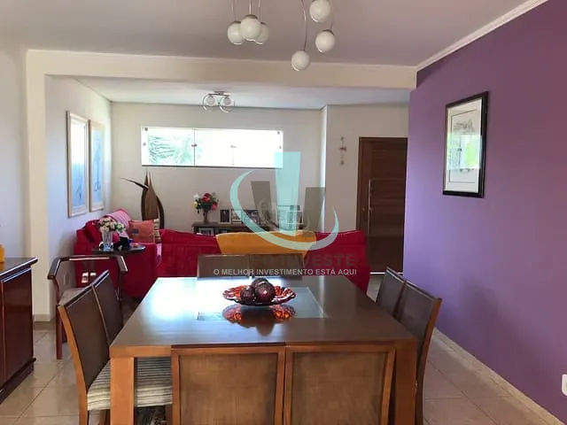 Casa com 308m² 3 quartos e 4 banheiros, à venda ou para alugar, no bairro Jardim dos Flamboyants em Araraquara