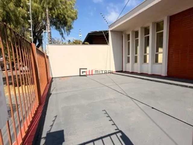 Casa com 350m² 3 quartos e 2 banheiros, para alugar, no bairro San Remo em Londrina