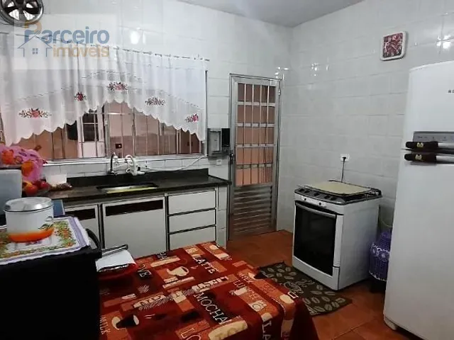 Sobrado com 350m² 4 quartos e 3 banheiros, à venda, no bairro Vila Brasil em São Paulo