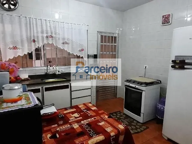 Sobrado com 350m² 4 quartos e 3 banheiros, à venda, no bairro Vila Brasil em São Paulo