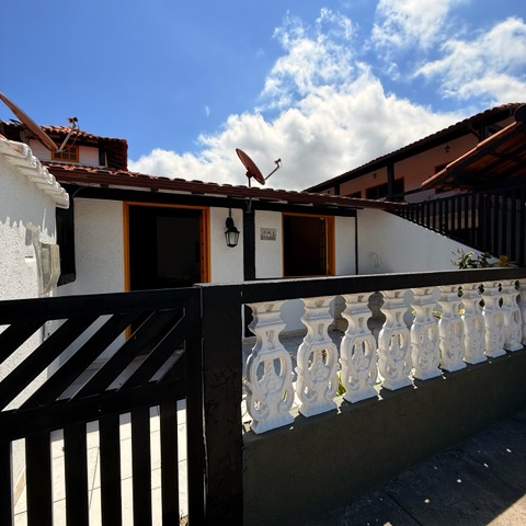 Casa com 2400m² 2 quartos e 2 banheiros, à venda, no bairro Peró em Cabo Frio