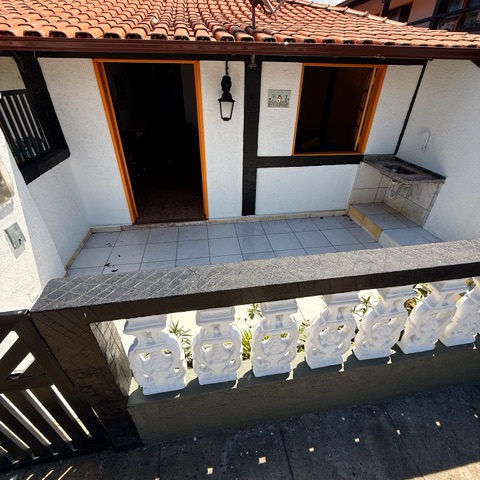 Casa com 2400m² 2 quartos e 2 banheiros, à venda, no bairro Peró em Cabo Frio