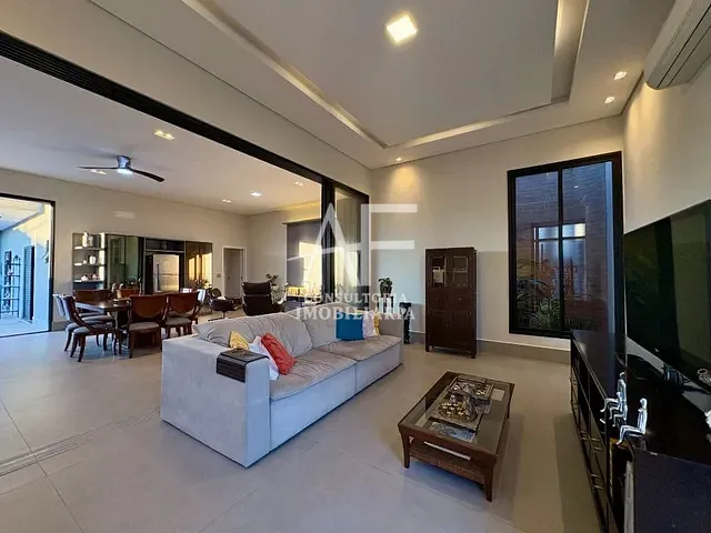 Casa com 250m² 3 quartos e 4 banheiros, à venda, no bairro Bairro dos Guedes em Tremembé
