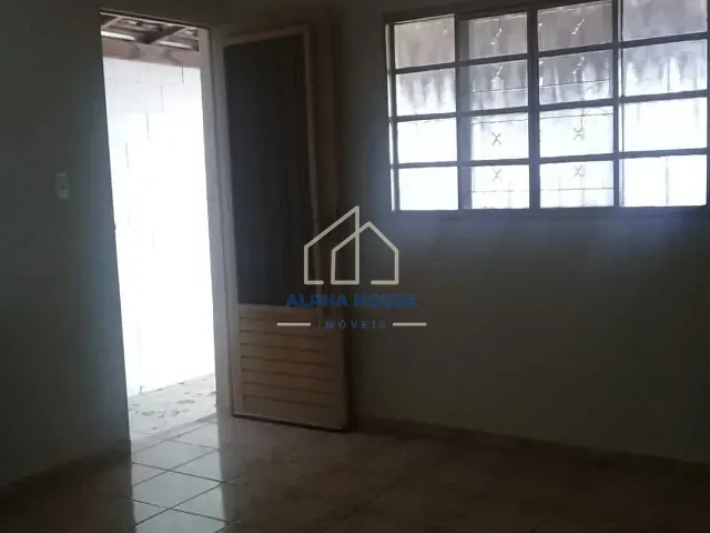 Casa 2 quartos e 1 banheiro, à venda, no bairro Comercial e Residencial Jardim Mariana em Pindamonhangaba
