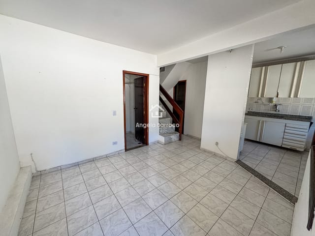 Casa 2 quartos e 2 banheiros, para alugar, no bairro Jardim Atlântico Central (Itaipuaçu) em Maricá