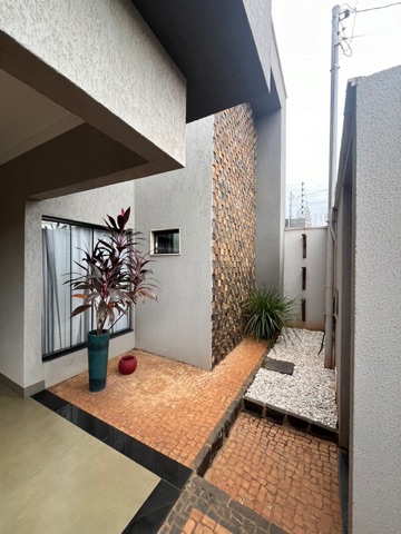 Foto do Casa - Casa à Venda no Residencial Solar dos Ataídes II | 3 Quartos (1 Suíte com Closet), Área Gourmet com Churrasqueira, 2 Vagas, 137m² Construídos | ApêHouse | Imobi