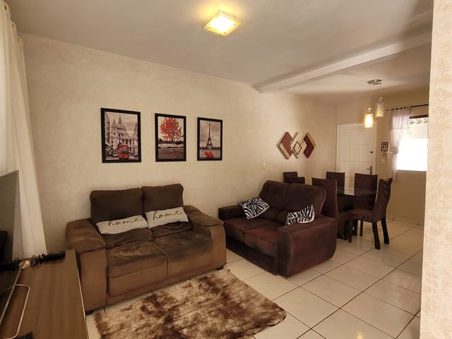 Casa com 70m² 3 quartos e 2 banheiros, à venda ou para alugar, no bairro Boa Vista em Ponta Grossa