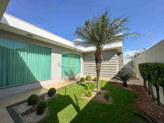 Casa com 440m² 3 quartos e 4 banheiros, à venda, no bairro Jardim São Pedro em Apucarana