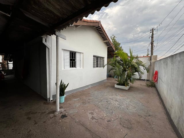 Casa com 288m² 2 quartos e 1 banheiro, à venda, no bairro Parque Valença I em Campinas