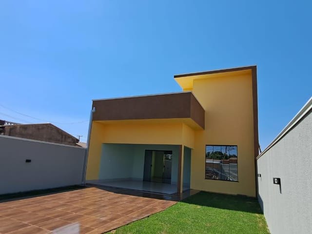 Casa com 280m² 3 quartos e 2 banheiros, à venda, no bairro Jardim das Violetas em Sinop