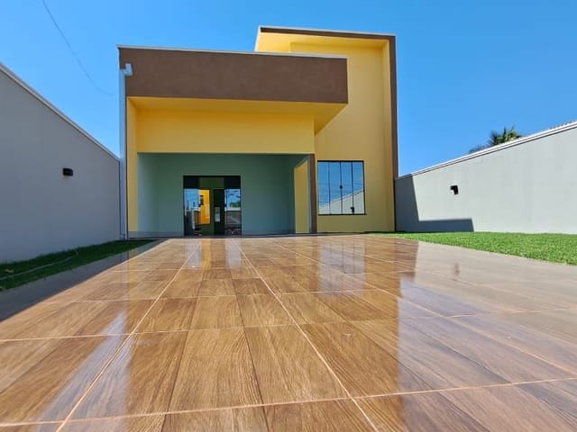 Casa com 280m² 3 quartos e 2 banheiros, à venda, no bairro Jardim das Violetas em Sinop