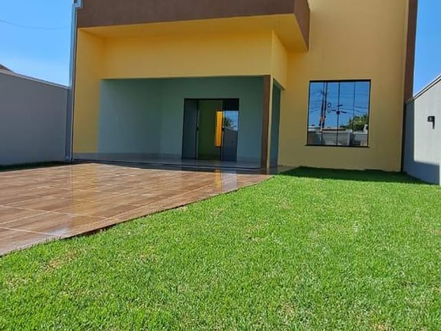 Casa com 280m² 3 quartos e 2 banheiros, à venda, no bairro Jardim das Violetas em Sinop