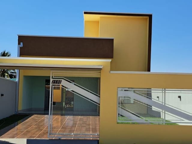 Casa com 280m² 3 quartos e 2 banheiros, à venda, no bairro Jardim das Violetas em Sinop