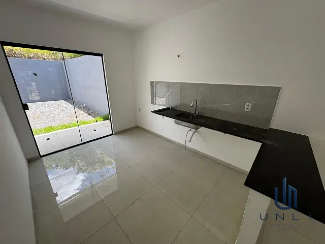 Casa 2 quartos e 2 banheiros, à venda, no bairro Santa Rita do Zarur em Volta Redonda
