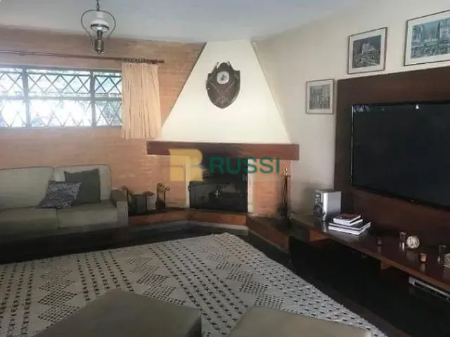 Casa com 675m² 4 quartos e 3 banheiros, à venda, no bairro Jardim Esplanada em São José dos Campos