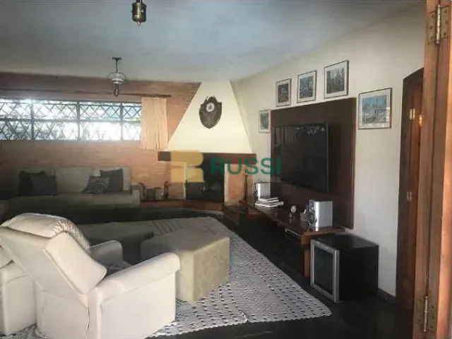 Casa com 675m² 4 quartos e 3 banheiros, à venda, no bairro Jardim Esplanada em São José dos Campos