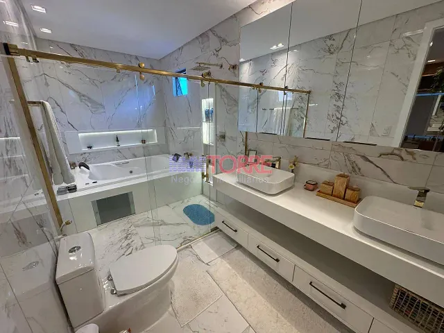 Casa 4 quartos e 6 banheiros, à venda, no bairro Salobrinho em Ilhéus