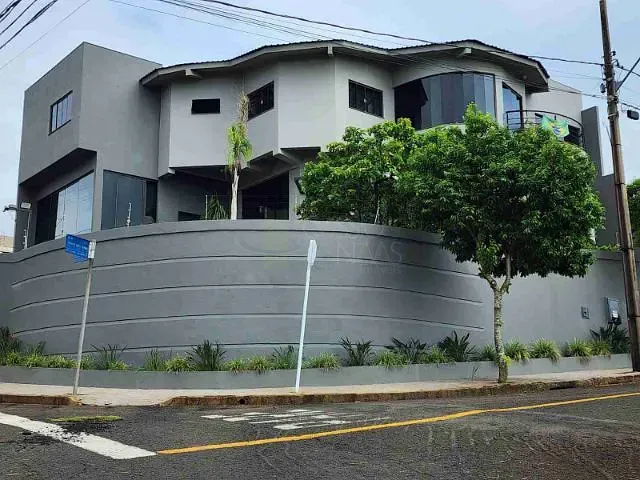 Casa com 422m² 3 quartos e 4 banheiros, à venda, no bairro Residencial Cazarim em Apucarana