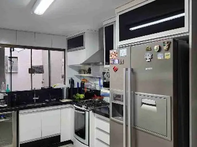 Casa com 422m² 3 quartos e 4 banheiros, à venda, no bairro Residencial Cazarim em Apucarana