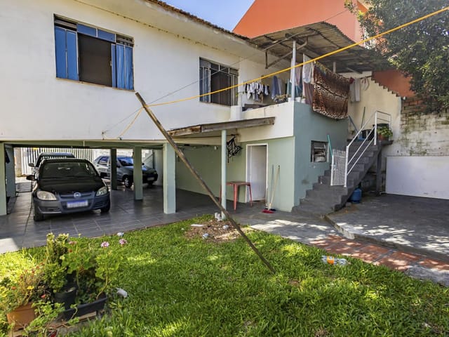 Casa com 264m² 3 quartos e 2 banheiros, à venda, no bairro Campo Comprido em Curitiba