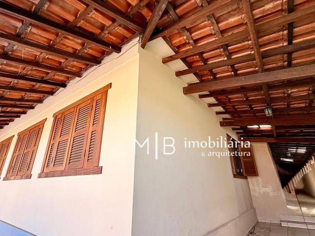 Casa com 400m² 5 quartos e 4 banheiros, à venda, no bairro Vila São Francisco em Lavras