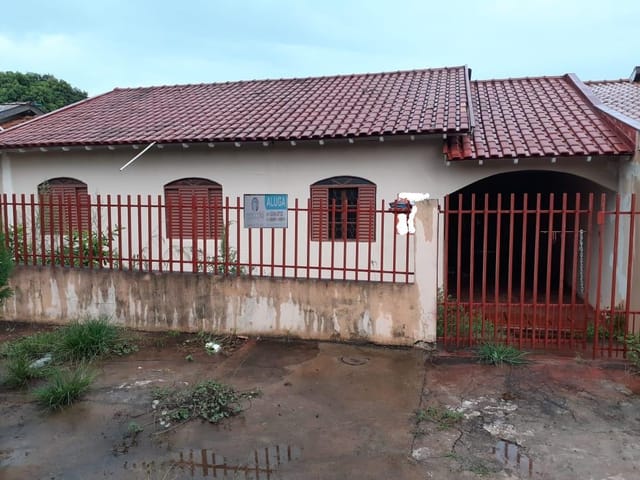 Casa com 140m² 4 quartos e 2 banheiros, para alugar, no bairro Jardim Boa Vista em Cambé