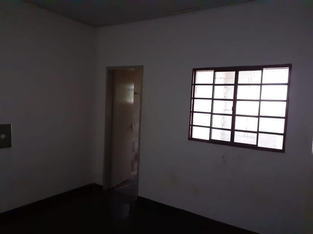 Casa com 140m² 4 quartos e 2 banheiros, para alugar, no bairro Jardim Boa Vista em Cambé
