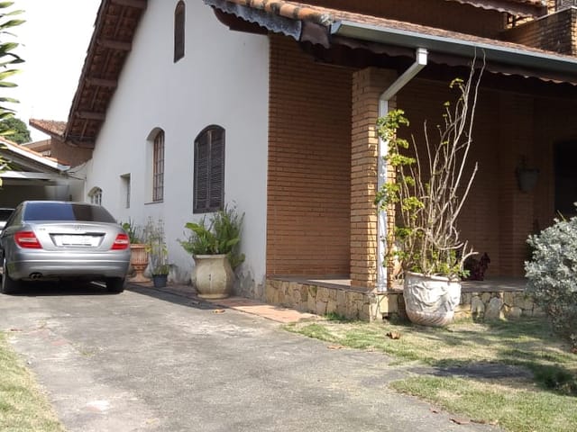 Casa 3 quartos e 4 banheiros, à venda ou para alugar, no bairro Centro em Tremembé