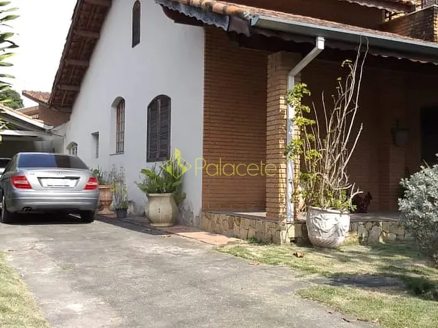 Casa 3 quartos e 4 banheiros, à venda ou para alugar, no bairro Centro em Tremembé