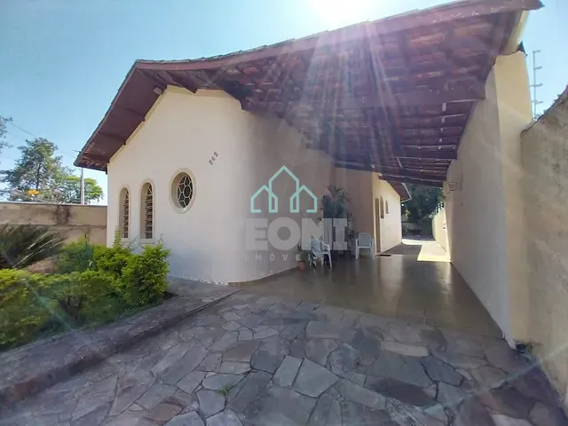 Casa com 507m² 2 quartos e 3 banheiros, à venda, no bairro Jardim Santa Clara em Taubaté