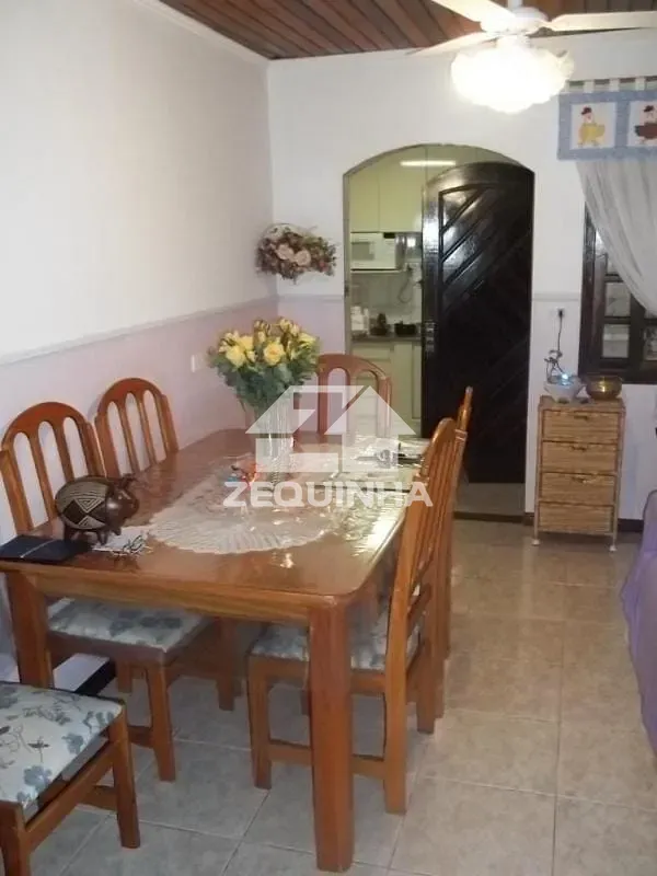 Casa, 2 quartos, 81 m² - Foto 1