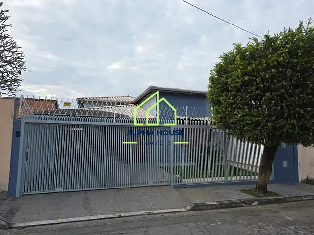 Casa com 300m² 2 quartos e 1 banheiro, à venda, no bairro Santana em Pindamonhangaba
