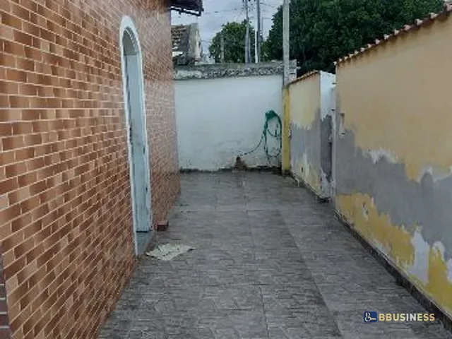 Casa 4 quartos e 3 banheiros, à venda, no bairro Parque Jardim Carioca em Campos dos Goytacazes