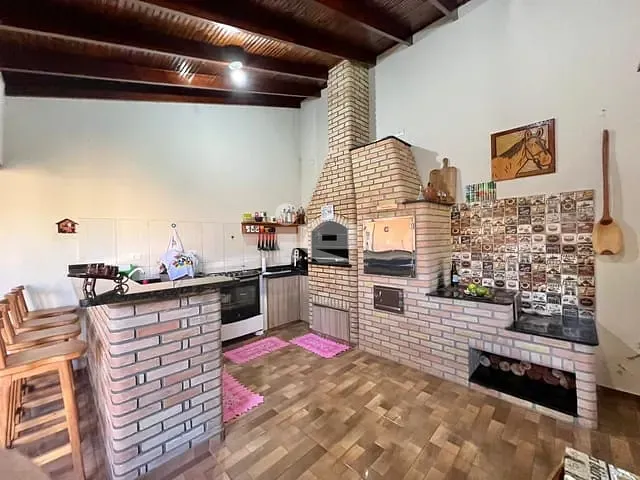 Casa com 260m² 3 quartos e 2 banheiros, à venda, no bairro Jardim Nobre em Rolândia