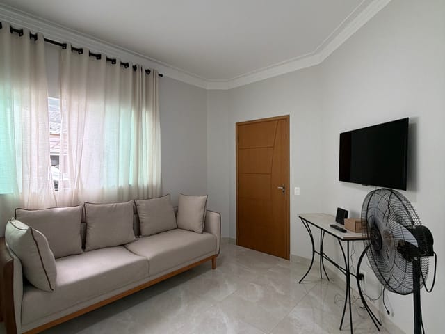 Casa 2 quartos e 1 banheiro, para alugar, no bairro Jardim Mirandola em Americana
