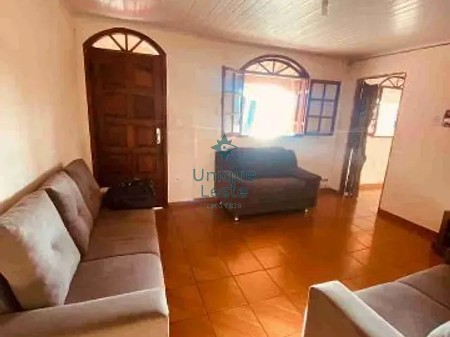 Casa 3 quartos e 2 banheiros, à venda, no bairro Santa Cruz em Belo Horizonte