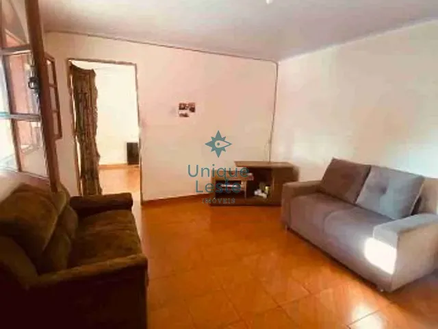 Casa 3 quartos e 2 banheiros, à venda, no bairro Santa Cruz em Belo Horizonte