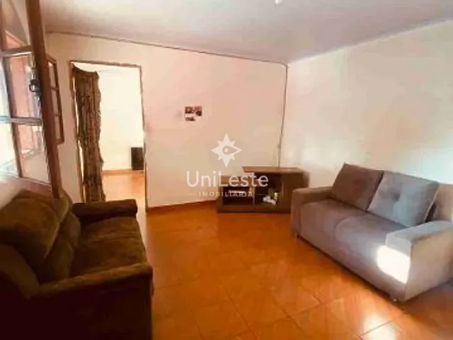 Casa 3 quartos e 2 banheiros, à venda, no bairro Santa Cruz em Belo Horizonte