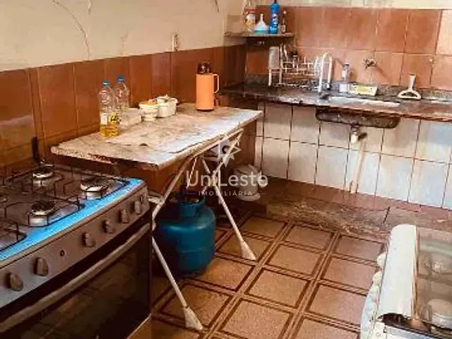 Casa 3 quartos e 2 banheiros, à venda, no bairro Santa Cruz em Belo Horizonte