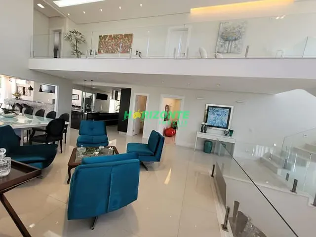 Casa com 900m² 4 quartos e 6 banheiros, à venda, no bairro urbanova em São José dos Campos