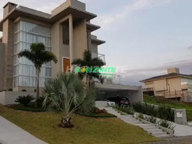Casa com 900m² 4 quartos e 6 banheiros, à venda, no bairro Condomínio Reserva do Paratehy em São José dos Campos