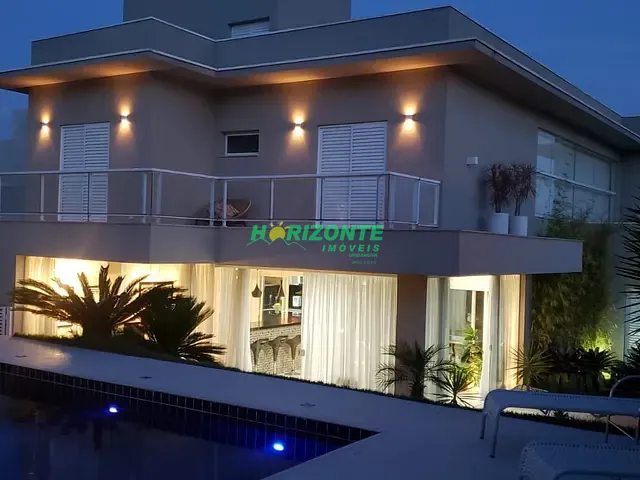 Casa com 900m² 4 quartos e 6 banheiros, à venda, no bairro Condomínio Reserva do Paratehy em São José dos Campos