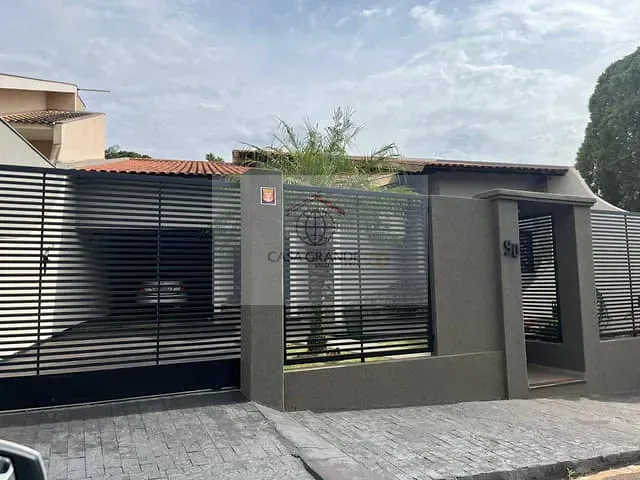 Casa com 400m² 3 quartos e 3 banheiros, à venda, no bairro Jardim Caviúna em Rolândia