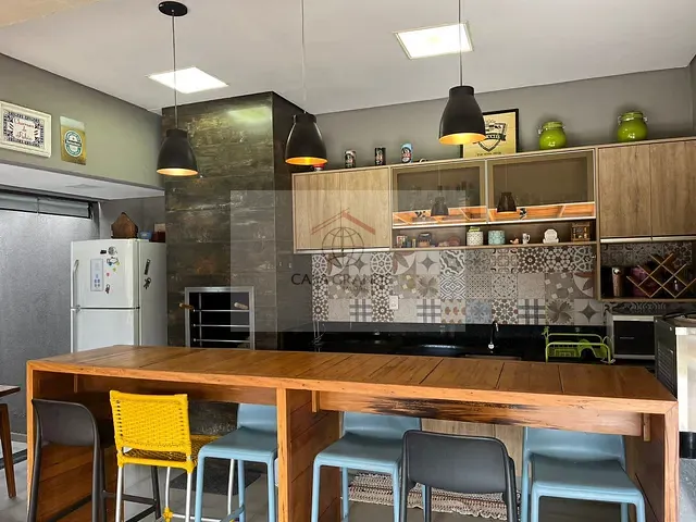 Casa com 400m² 3 quartos e 3 banheiros, à venda, no bairro Jardim Caviúna em Rolândia
